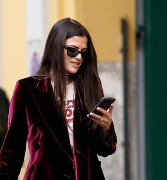 5 Perfect Times to Wear a Velvet Blazer