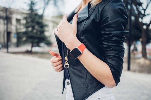 Smart Watch in Modern Fashion