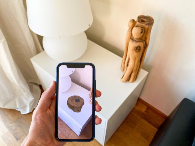 Enhancing Customer Experience with AR in Retail