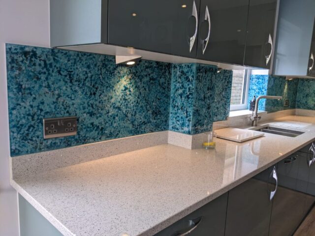 Glass Splashbacks Maintaining