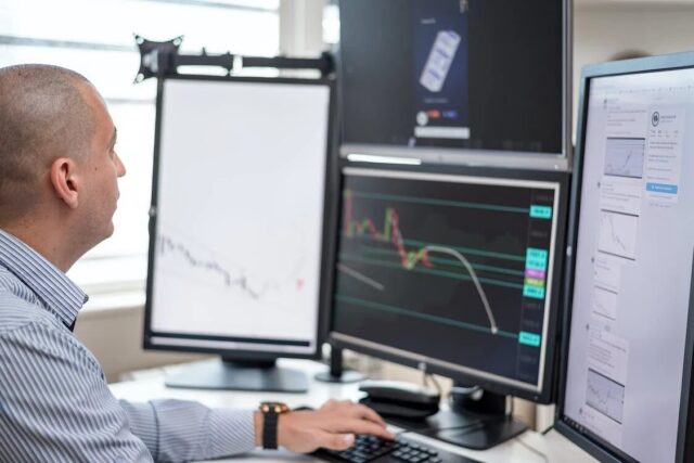 Stay Ahead of the Curve with High-Performing Trading Computers