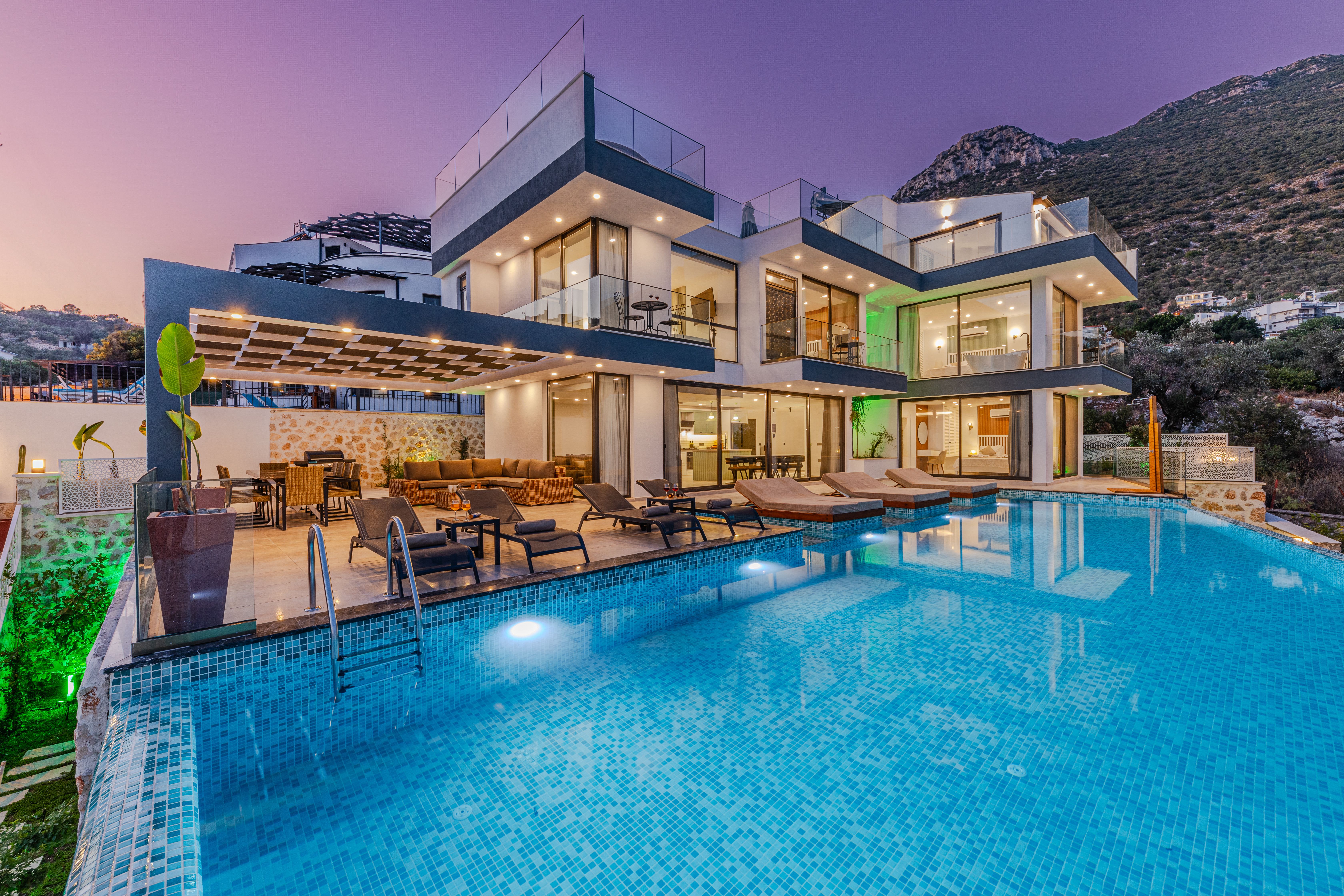 Stunning luxury villa with infinity pool and patio for celebrity-inspired outdoor living